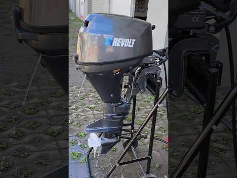 Motor Fuera de Borda Revolt 9.8HP a 4 Tiempos con Tanque Externo de 12L